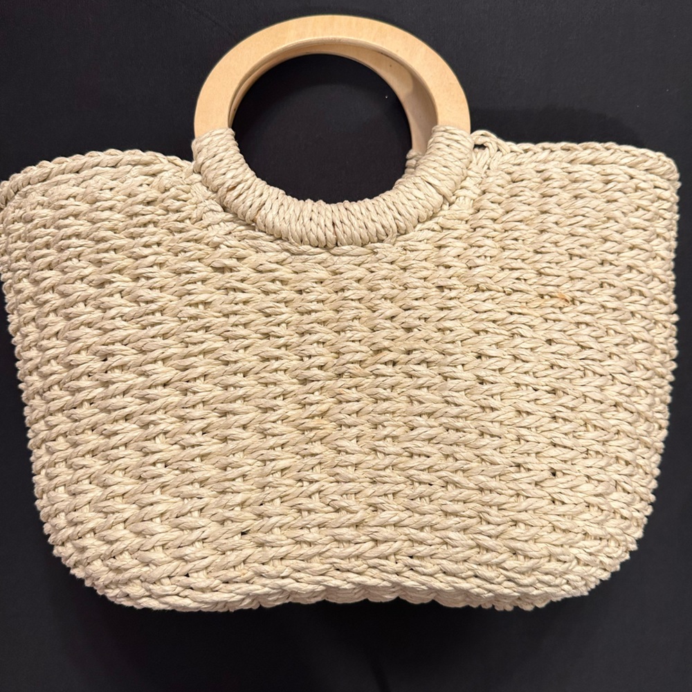 Do Everything in Love Natural Fiber/Wicker Handbag with Wooden handle